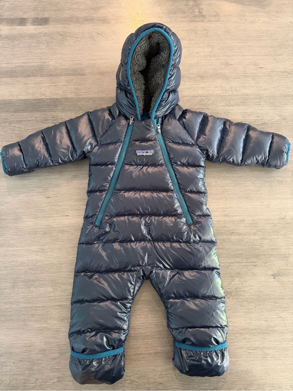 Patagonia Navy Infant Puffer Sweater Bunting Size 0-3 months